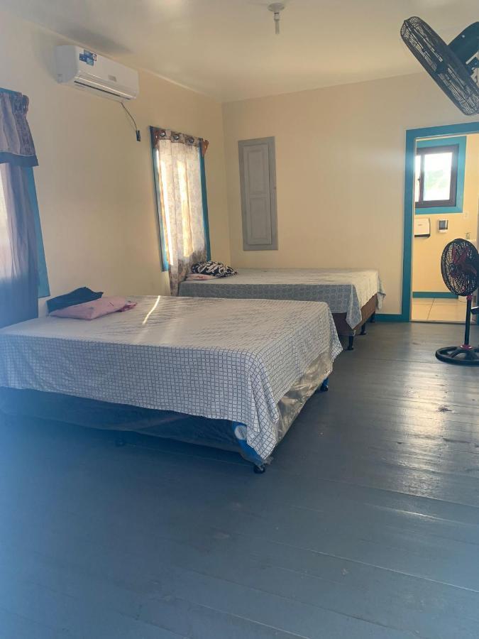 Paradise Divers Hotel Утила Екстериор снимка